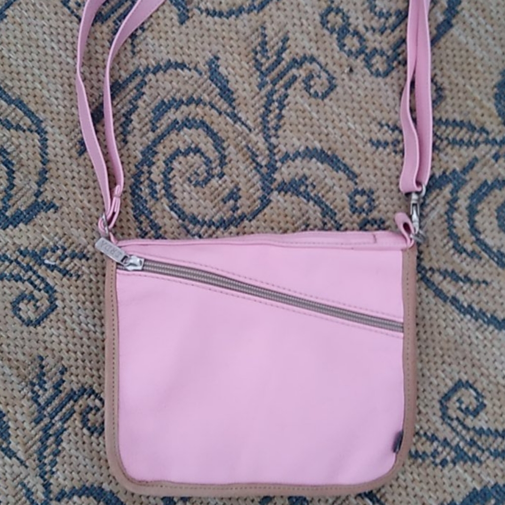 BNWOT Pink Erda Leather Travel Purse made in USA
